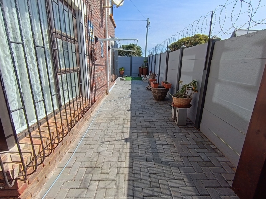 3 Bedroom Property for Sale in C Place Eastern Cape
